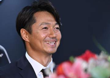 ロッテ・唐川が引退会見 目潤ませ「泥臭く必死にしがみついてやってきた19年」3年前から覚悟の日々 ファンに感謝「鮮やかな花を皆さんに作っていただけた」