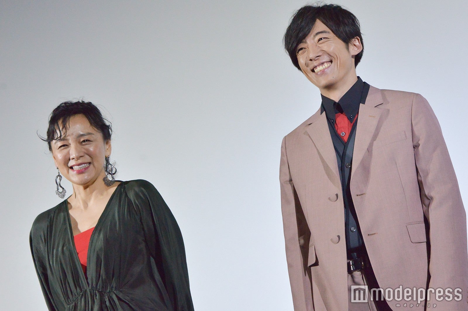 神野三鈴、高橋一生、 （C）モデルプレス