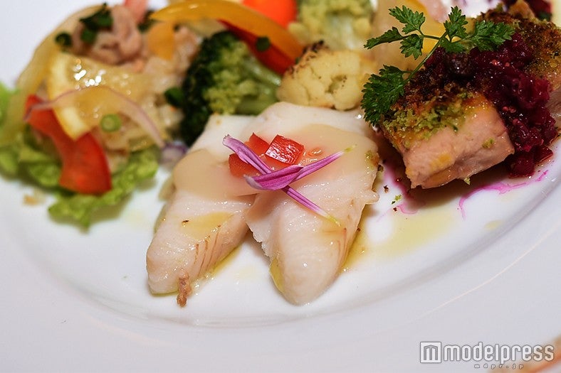 白身魚のスチーム カリフラワーソース（C）モデルプレス