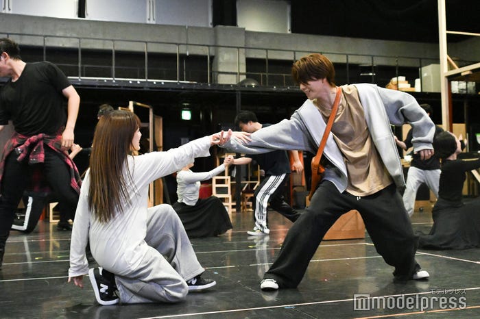 矢吹奈子、大東立樹(C)モデルプレス