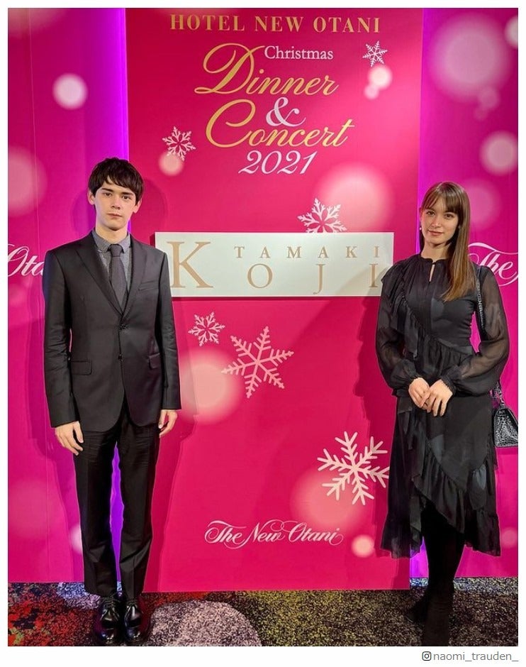 トラウデン直美、イケメン弟・都仁との2ショット公開「美男美女すぎ」「かっこいい」と反響