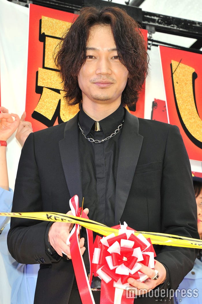 綾野剛(C)モデルプレス