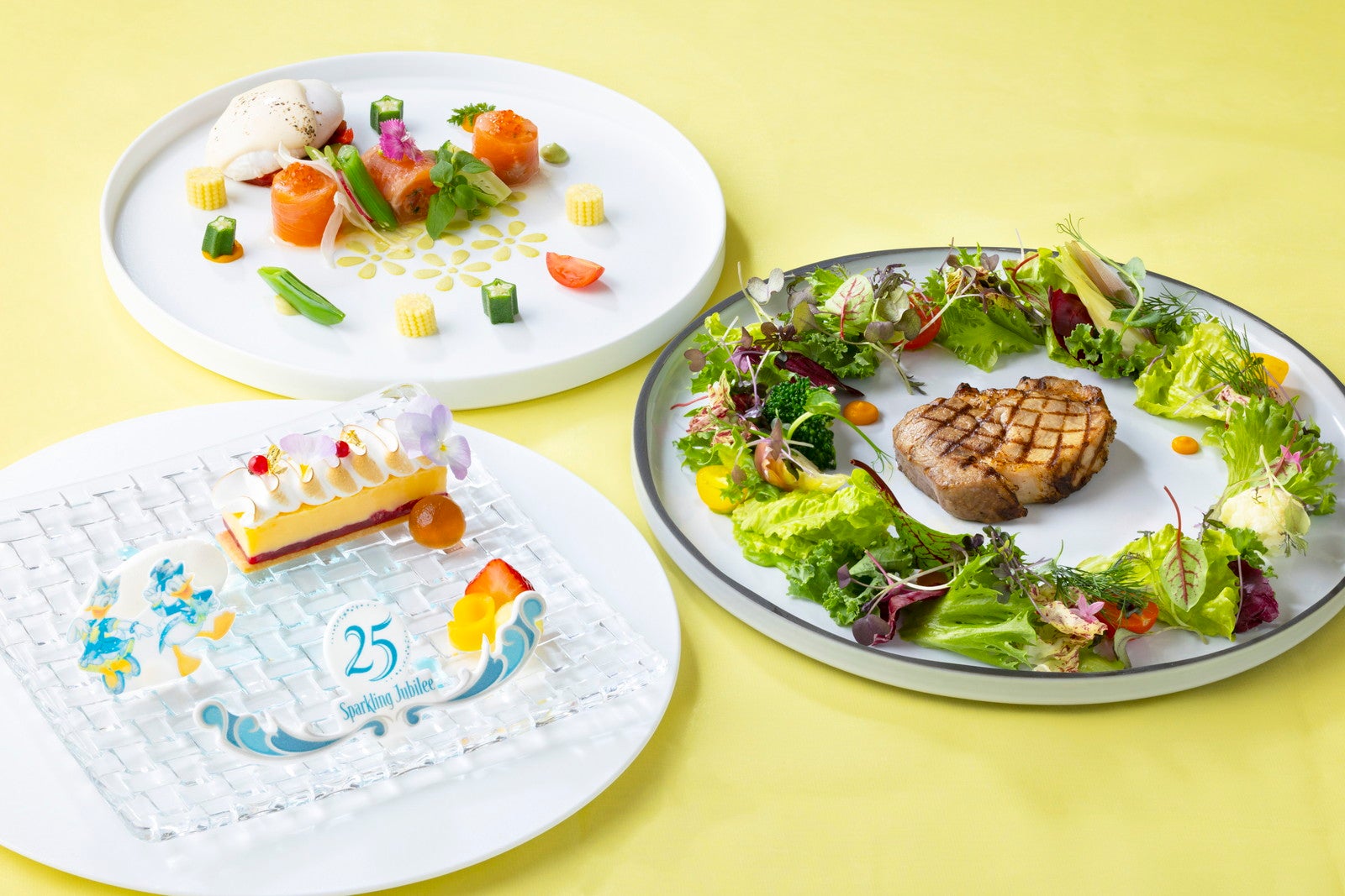 ディズニーアンバサダーホテル エンパイア・グリル 東京ディズニーシー25周年“スパークリング・ジュビリー”エンパイア・グリル・ランチ　¥7,200 期間：4月8日（水）～5月19日（火）（C）Disney
