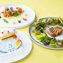 ディズニーアンバサダーホテル エンパイア・グリル 東京ディズニーシー25周年“スパークリング・ジュビリー”エンパイア・グリル・ランチ ¥7,200 期間:4月8日(水)~5月19日(火)(C)Disney