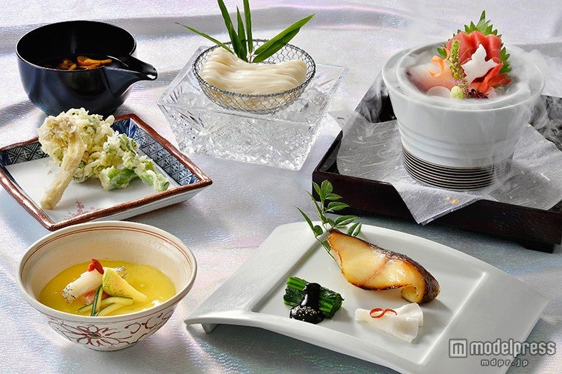 “アナとエルサのフローズンファンタジー”ひるがお　オリジナルピン付き￥4,940（C）Disney