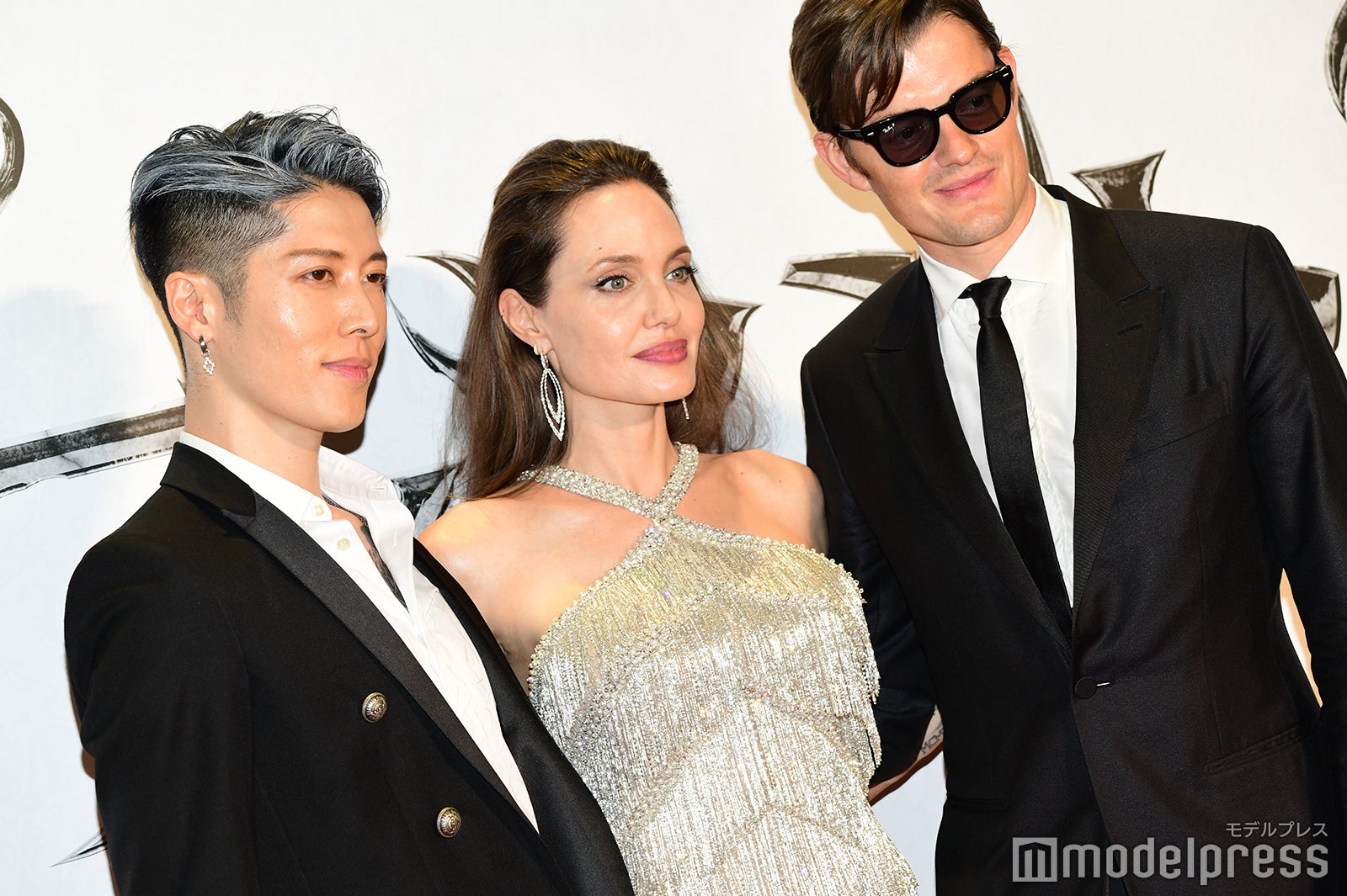 MIYAVI、アンジェリーナ・ジョリー、サム・ライリー （C）モデルプレス