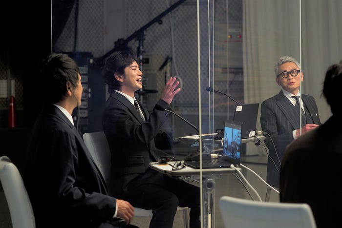 出演者たちが丸くなって行われた「どうする家康」出演者発表会見 大森南朋、松本潤、松重豊(C)NHK