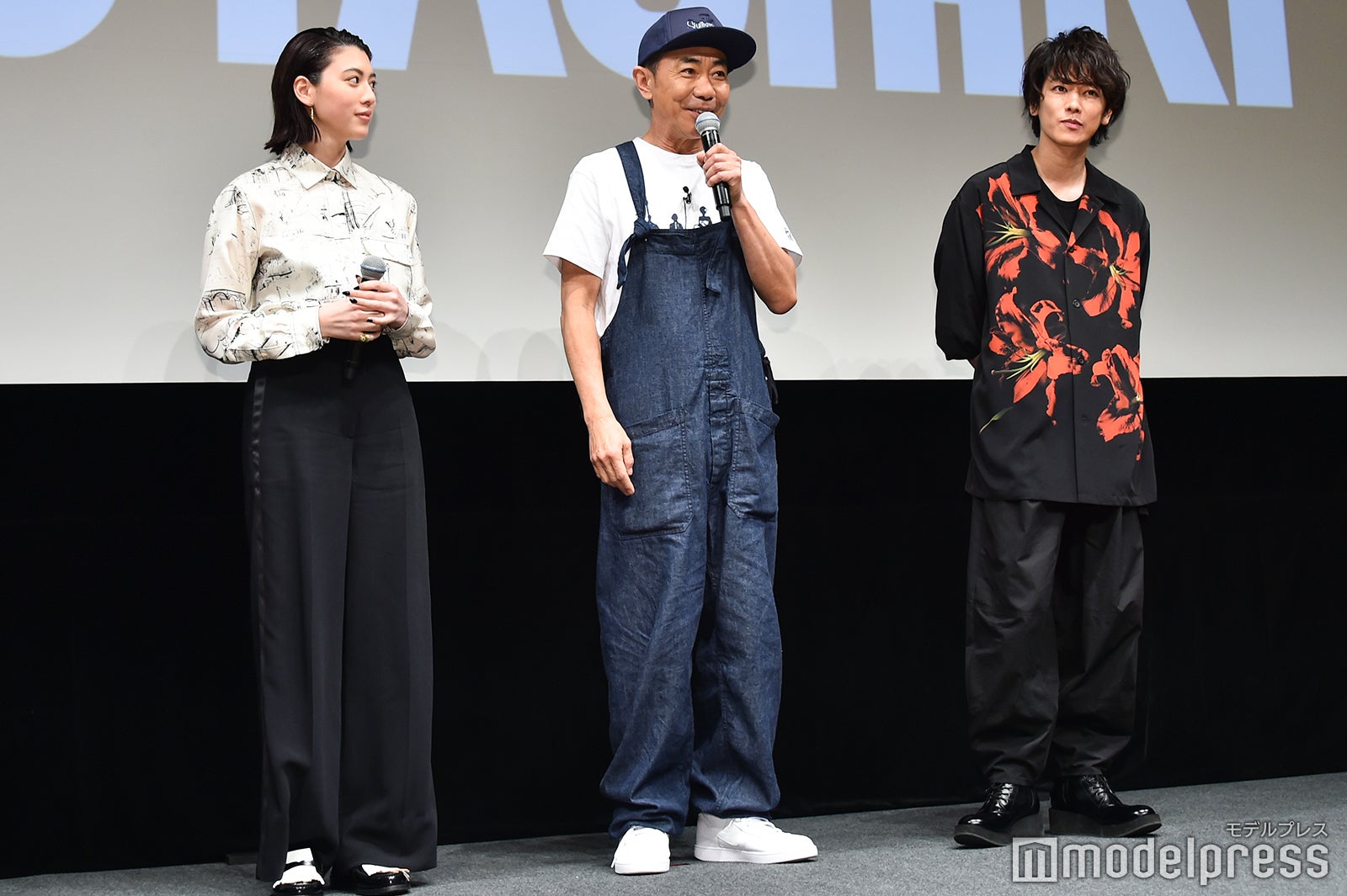 三吉彩花、木梨憲武、佐藤健 （C）モデルプレス