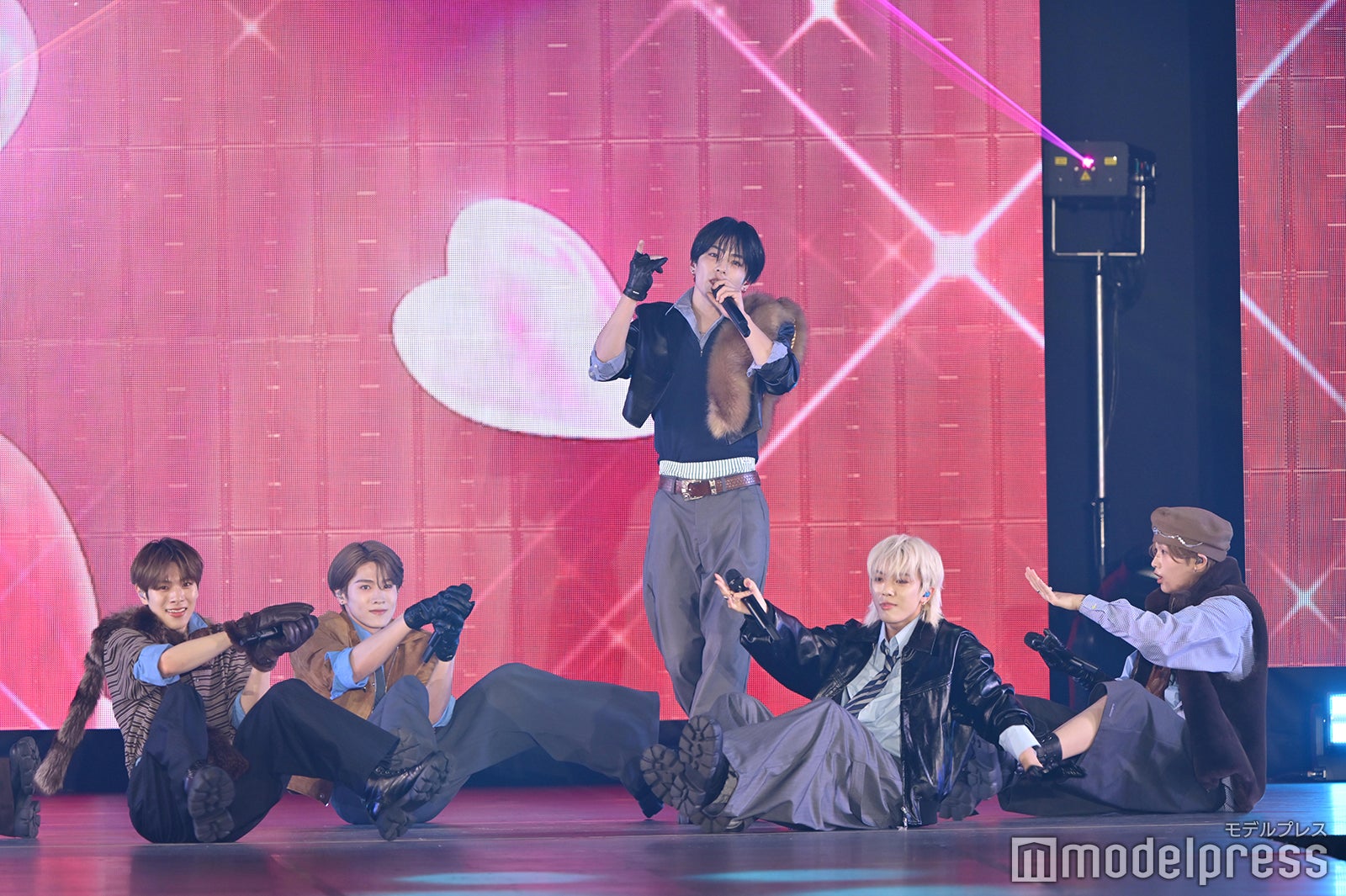 （C）モデルプレス