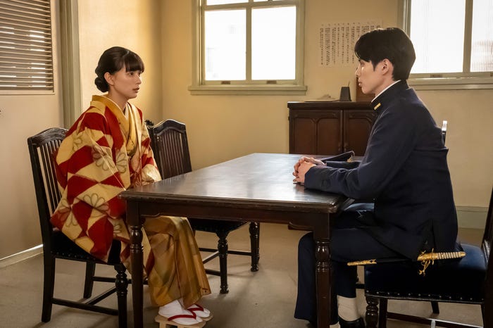 芳根京子、本田響矢「波うららかに、めおと日和」(C)フジテレビ