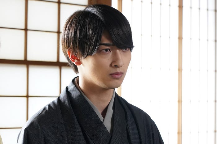 横浜流星「私たちはどうかしている」第2話より(C)日本テレビ