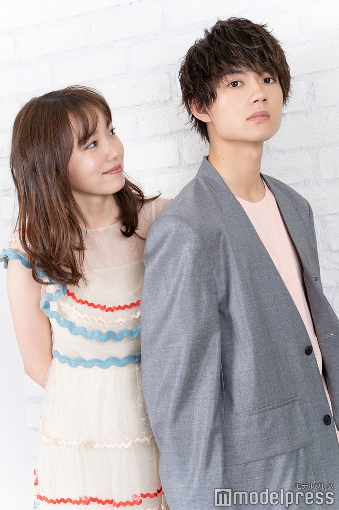 飯豊まりえ&佐野勇斗 (C)モデルプレス