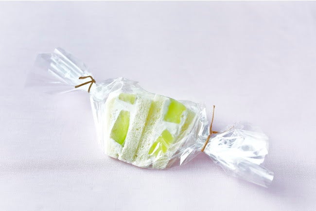 メロンのホイップサンドウィッチ／画像提供：ホテル小田急サザンタワー