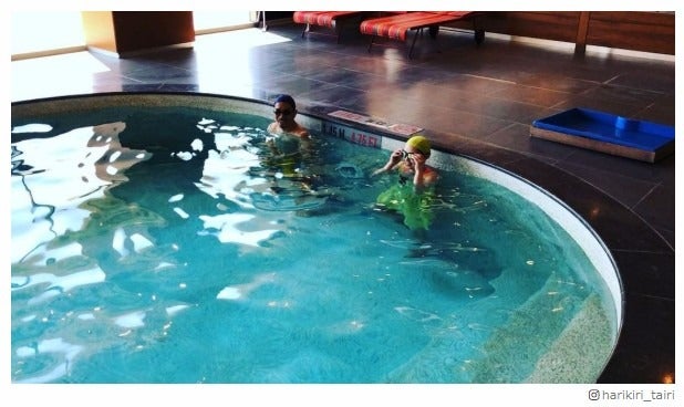 平愛梨＆長友佑都、夫婦でガチ勝負　動画に「ラブラブでいいな」「素敵家族」と羨望の声