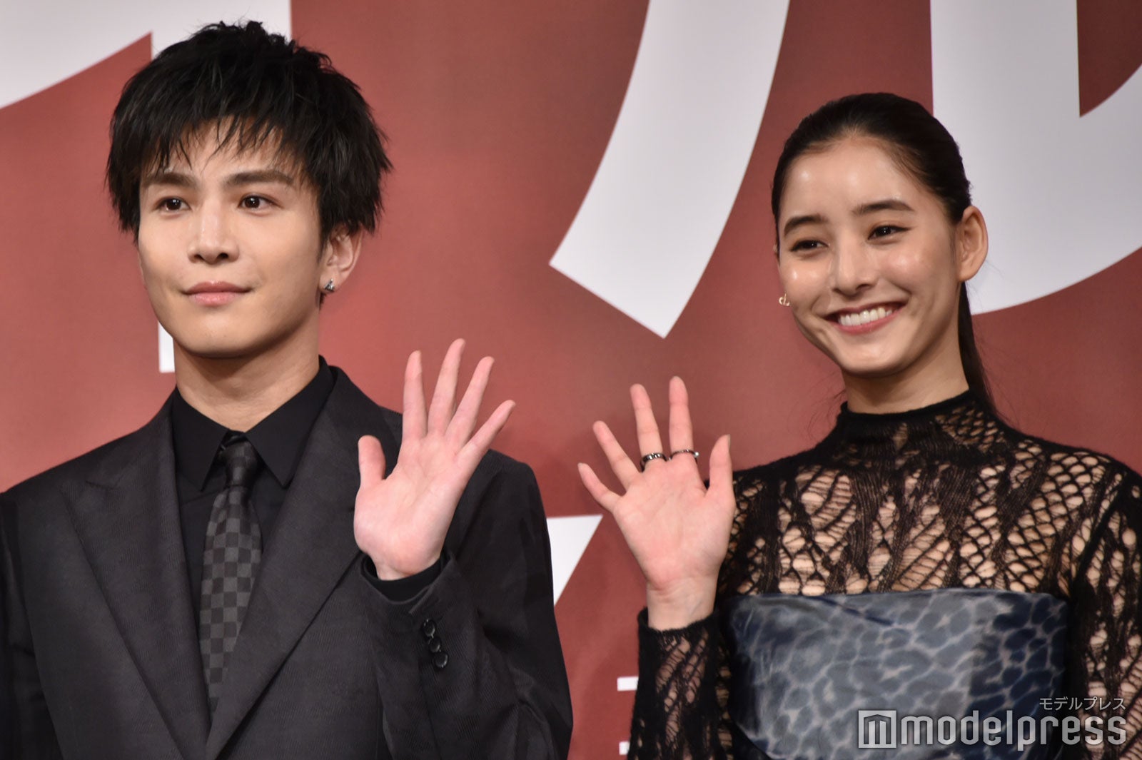 岩田剛典、新木優子（C）モデルプレス