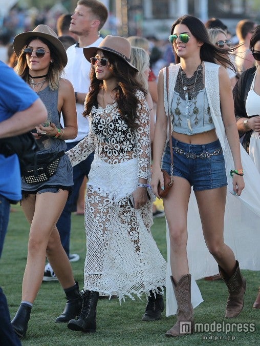 セレーナ・ゴメスとケンダル＆カイリー・ジェンナー姉妹。FameFlynet Pictures / Zeta Image