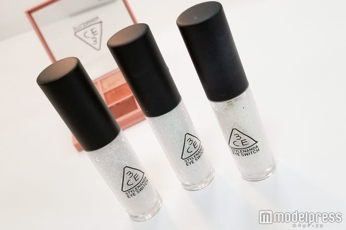 3CE(アイスイッチ※この日の使用色は#STUCK・右)(C)モデルプレス