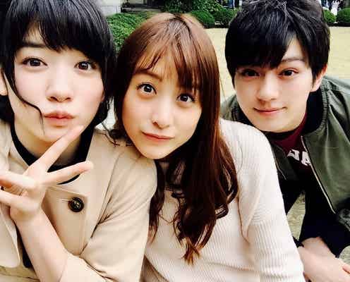 山本美月・真剣佑・永野芽郁の仲良し密着ショット 距離が縮まっていった理由が明らかに