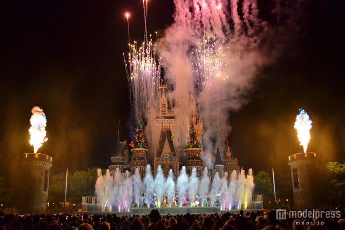 炎と花火と放水のクライマックス/爽涼鼓舞“THE FINAL”/東京ディズニーランドの夏のスペシャルイベント「ディズニー夏祭り」