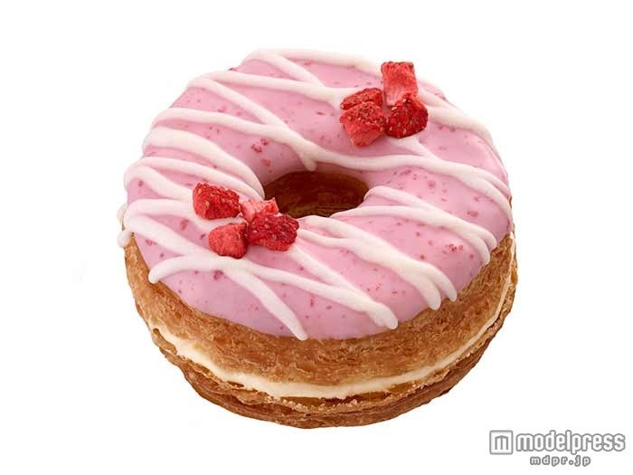 ミスタークロワッサンドーナツ　ストロベリー＆カスタードホイップ