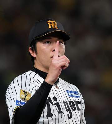 阪神・才木浩人 仲間を思う姿が現れたシーン 延長で木下-坂本のバッテリーが失点→ベンチ前に出て2人を労う 自身は9回無失点で援護なく降板も