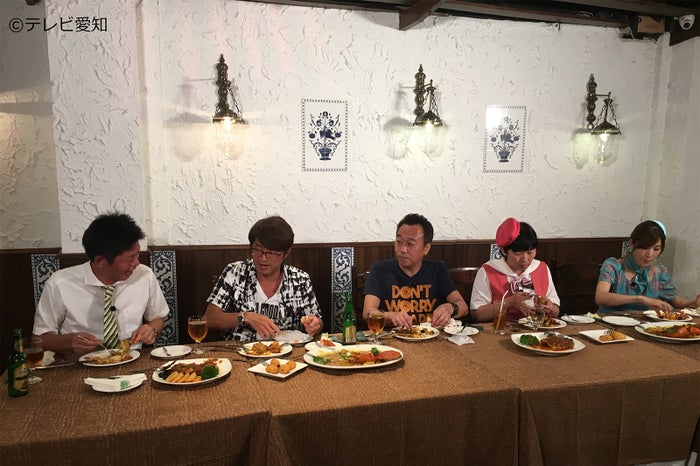 マカオ料理を堪能（C）テレビ愛知