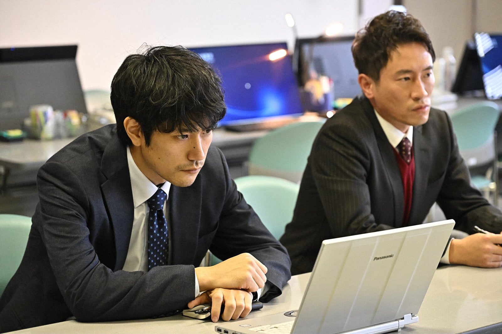 松山ケンイチ、少路勇介／ 「100万回 言えばよかった」第2話より（C）TBS