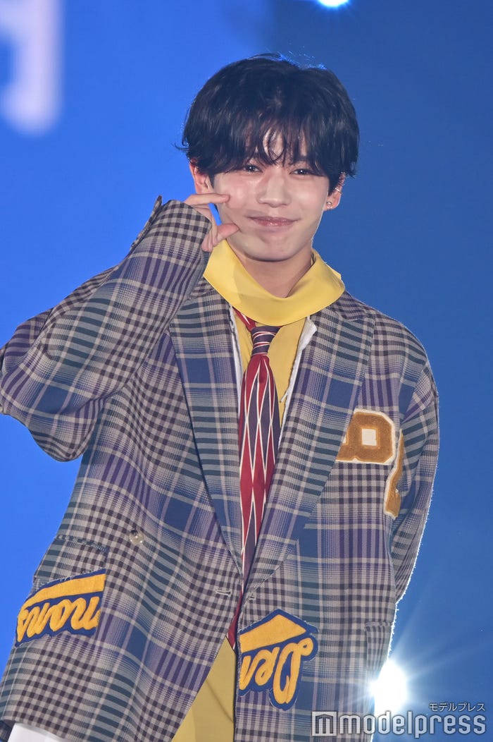 長尾謙杜(C)モデルプレス