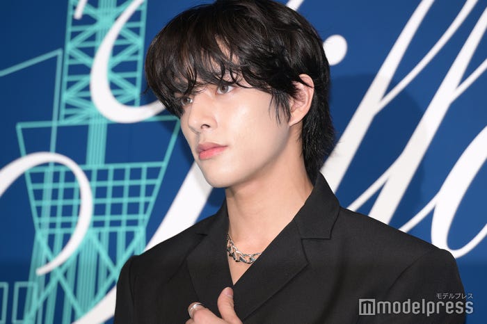 JAKE(ジェイク)(C)モデルプレス