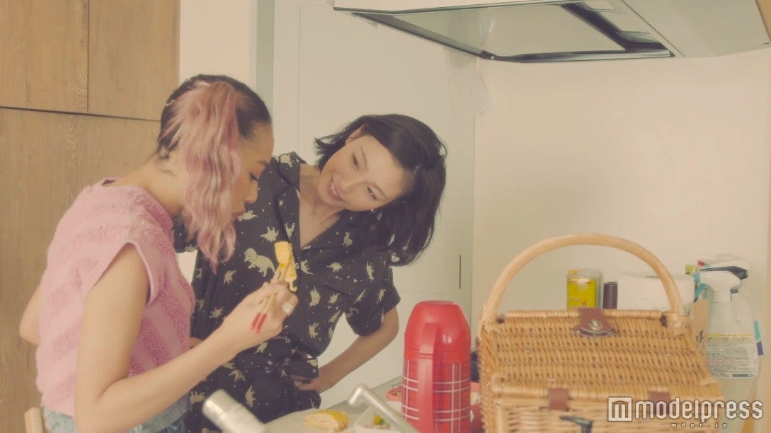 「あなたの側に feat. 仲宗根泉（HY）」MVより