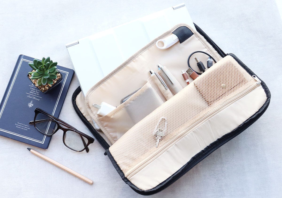 宝島社雑誌付録のMonoMax4月号増刊のIncase（インケース）収納上手になれる！マルチケース1