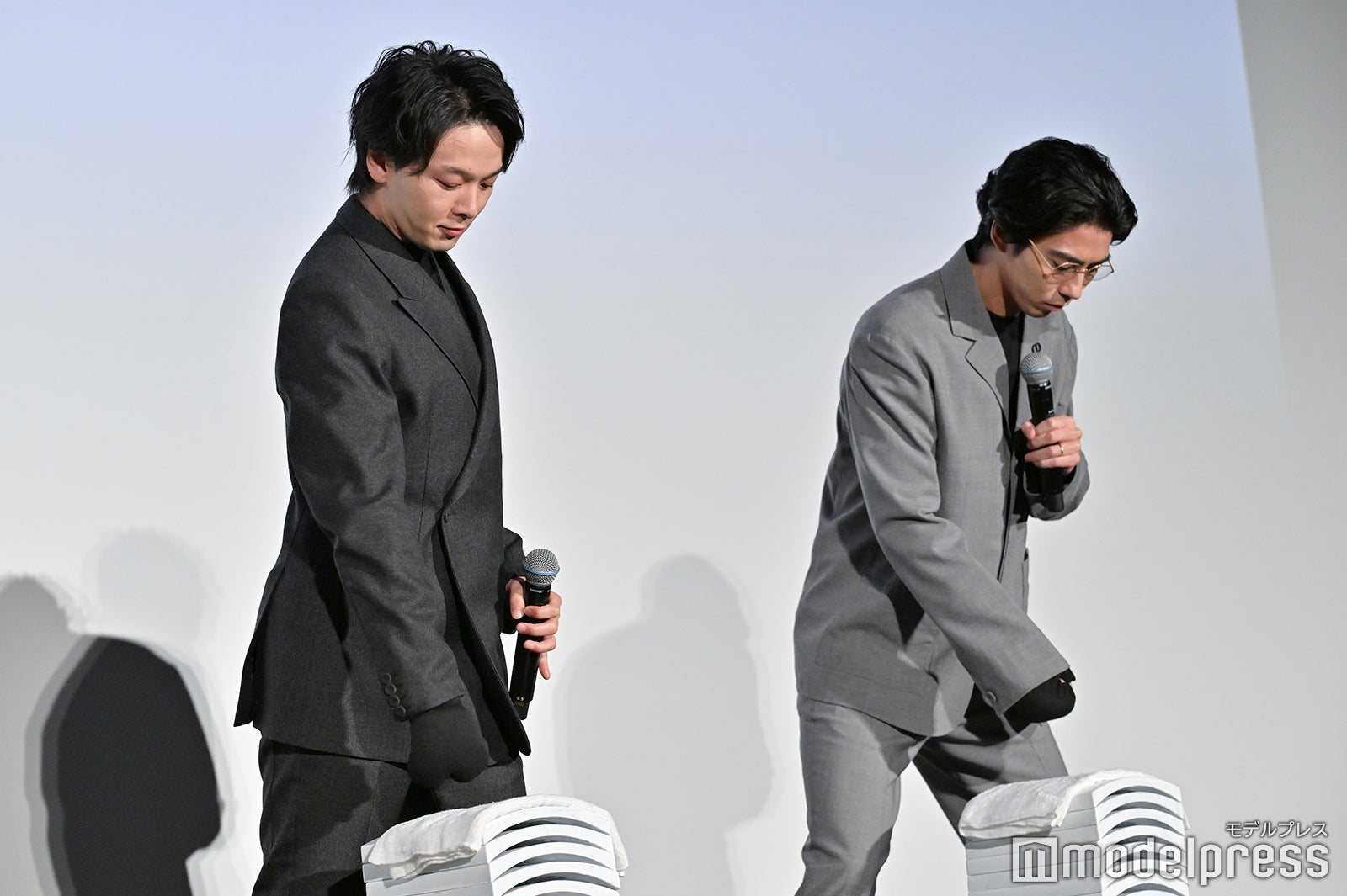 中村倫也、賀来賢人（C）モデルプレス