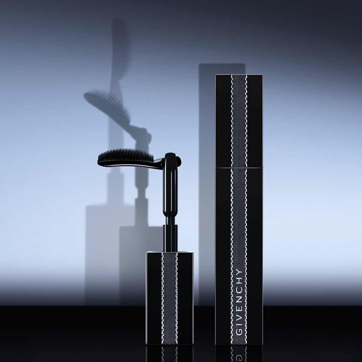 【GIVENCHY】「ノワール・アンテルディ」で禁断のまなざし、誘い込むエクステ級まつ毛に