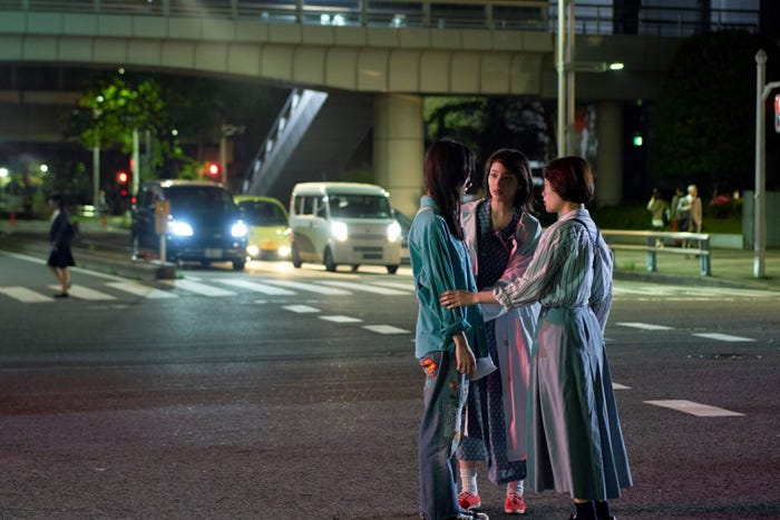 清原果耶、広瀬すず、杉咲花/場面写真より(C)2025『片思い世界』製作委員会