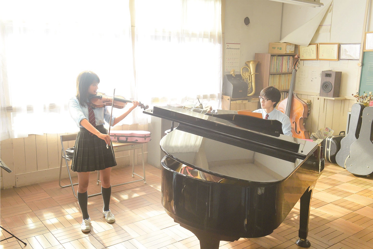 音楽で心を通わせる（C）2016フジテレビジョン 講談社 東宝 （C）新川直司／講談社