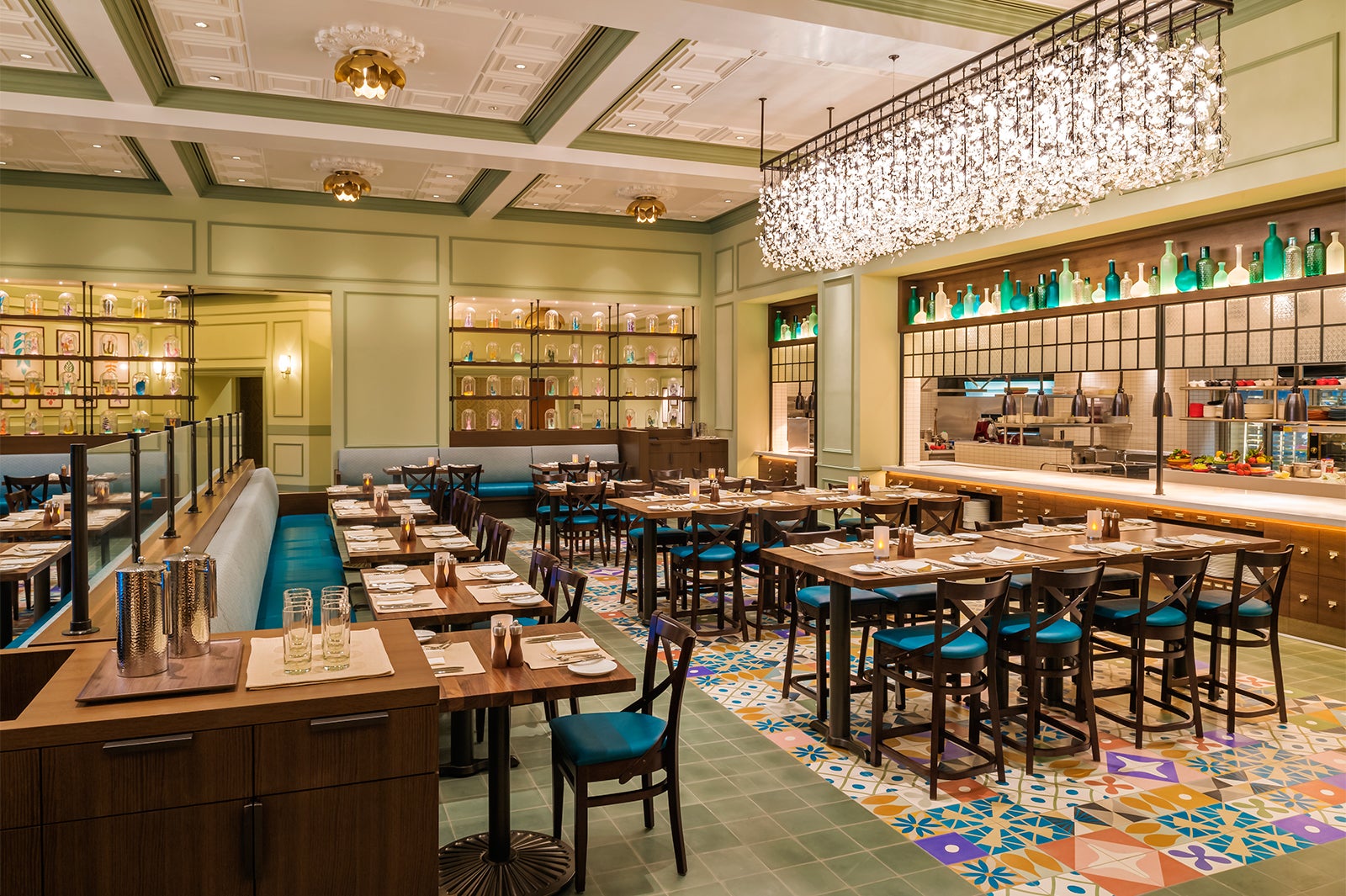 チャート・ルーム・カフェ（C）Disney