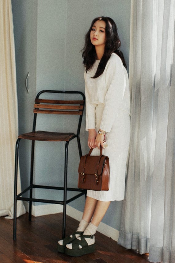 フレイドヘムボートネックリンクルTシャツ「DHOLIC」3,132円(税込)/画像提供:DHOLIC