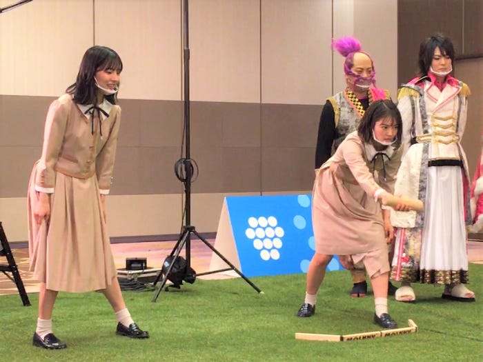 (左から)早川聖来、清宮レイ(提供写真)