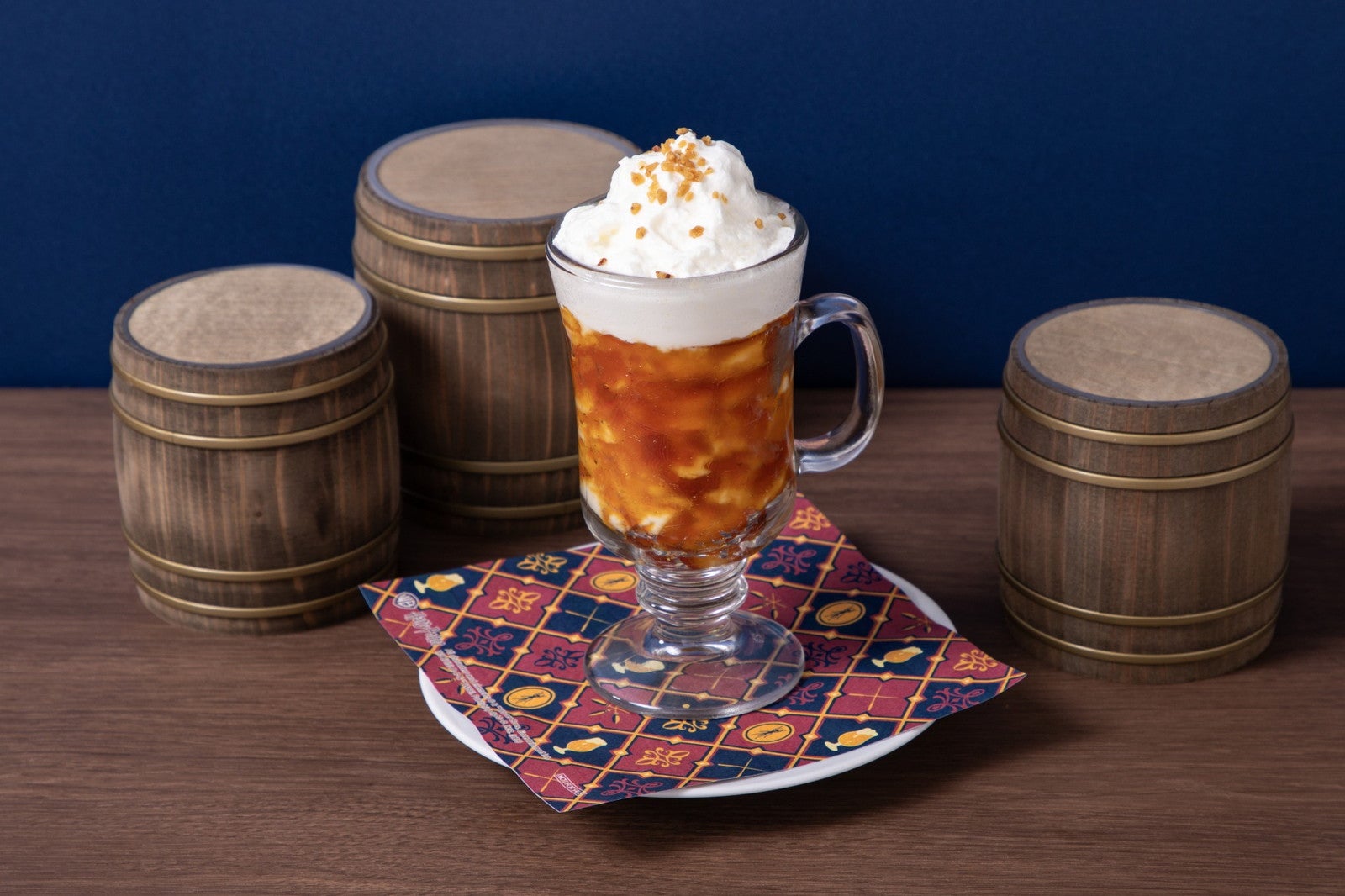 バタービール・チアーズプリン　税込1,090円／All characters and elements （C） ＆ TM Warner Bros. Entertainment Inc. Publishing Rights （C） JKR. (s26)