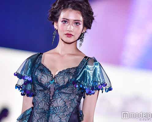 木津レイナ、美谷間くっきり ランジェリーで妖艶ランウェイ<関コレ2017A/W>