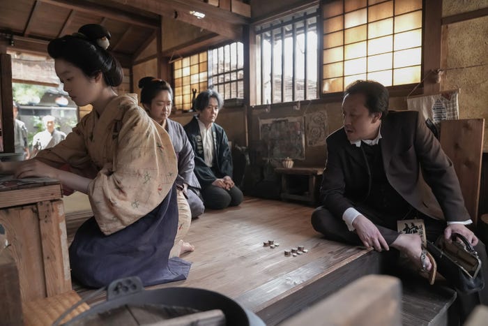 高石あかり、池脇千鶴、岡部たかし、岩谷健司「ばけばけ」第16話(C)NHK