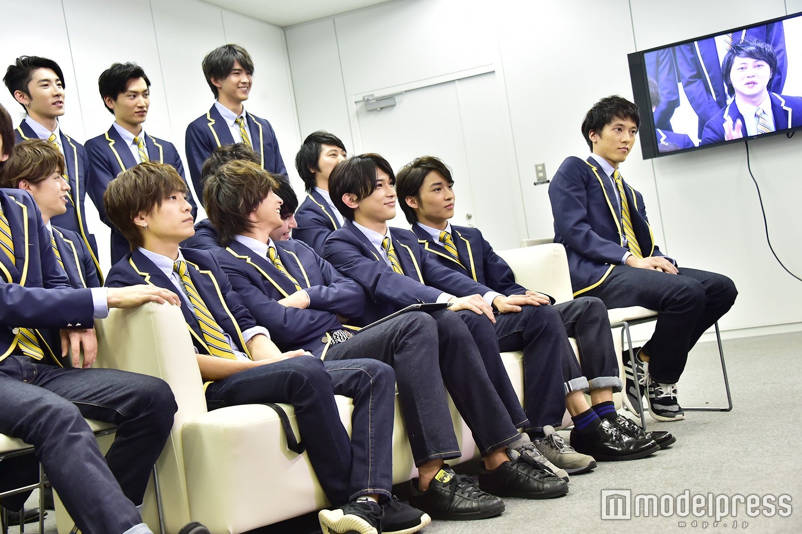 ライブストリーミング番組「熱血！ハンサム塾！」の模様 （C）モデルプレス