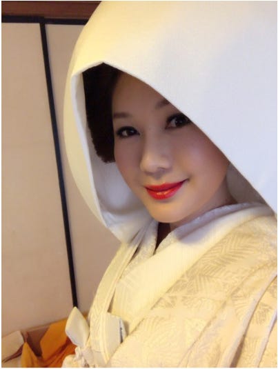 白無垢姿のはるな愛/オフィシャルブログ(ameba)より