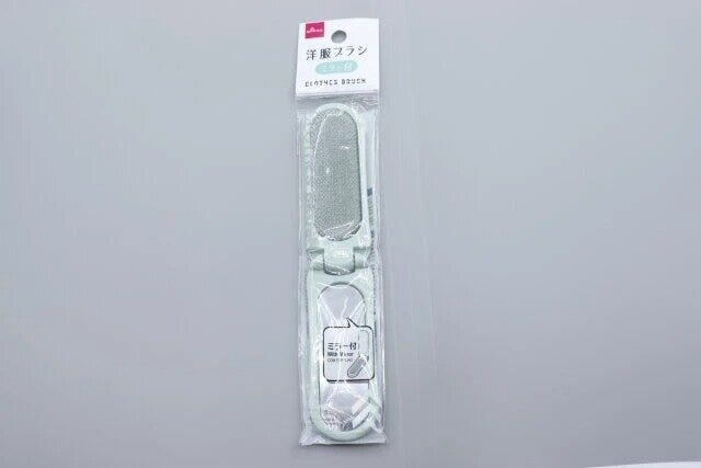 ダイソー　洋服ブラシ（ミラー付）　パッケージ