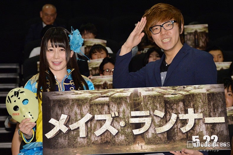 （左から）桜のどか、HIKAKIN