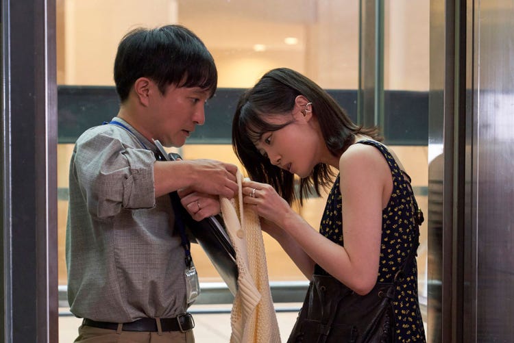 じゃない方の彼女 第1話 真面目な大学教員 濱田岳 魔性な女子大生 山下美月に翻弄される モデルプレス じゃない方の彼女 第1話 真面目な大学教員 濱田岳 魔性な女子大生 山下美月に翻弄される モデルプレス