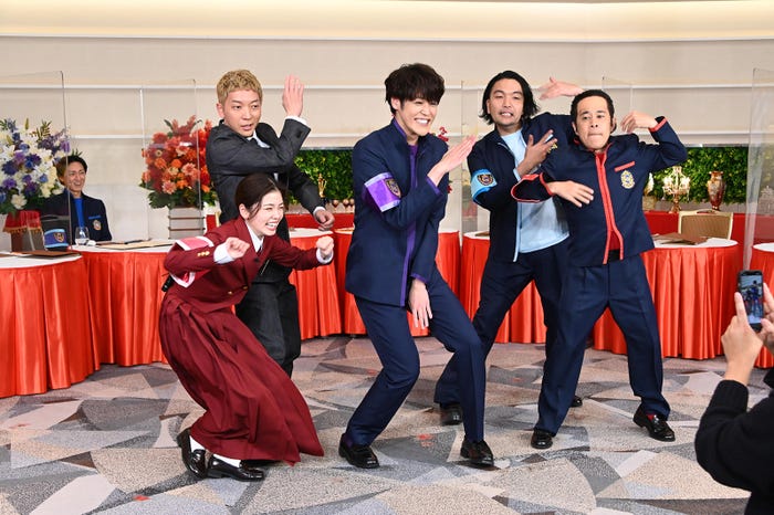 小芝風花、嶋佐和也、宮野真守、盛山晋太郎、岡村隆史 (C)日本テレビ