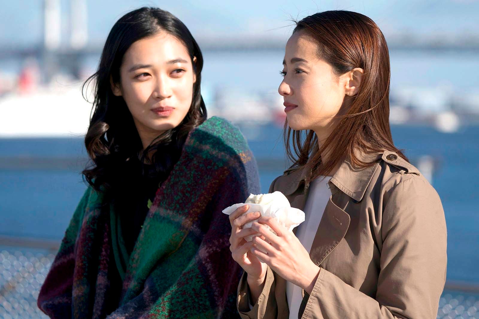 （左から）林田岬優、沢尻エリカ／6月23日（土）新宿ピカデリーほか全国公開（C）2018『猫は抱くもの』製作委員会