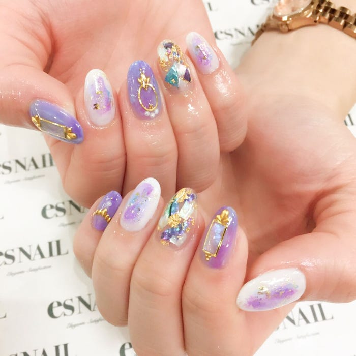 大人の雰囲気漂う紫/画像提供:esNAIL