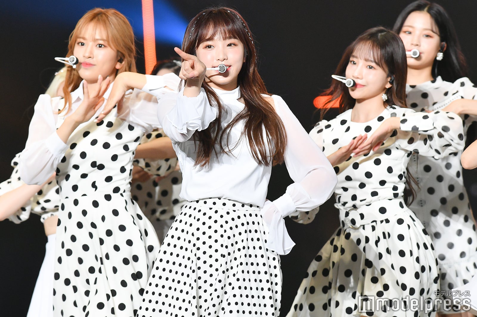 IZ＊ONE（C）モデルプレス